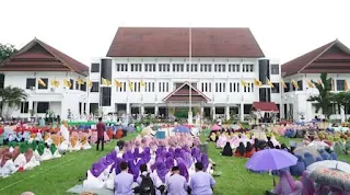 HUT Ke – 66 Sumbawa, Ribuan Peserta Ikuti Sholawat Akbar