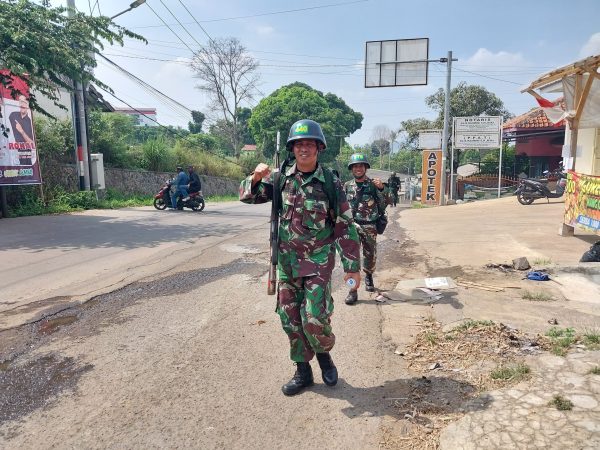 Siswa Satdikpa Pusdikhub Pushubad Gelar Hanmars ke Cisarua kompleks