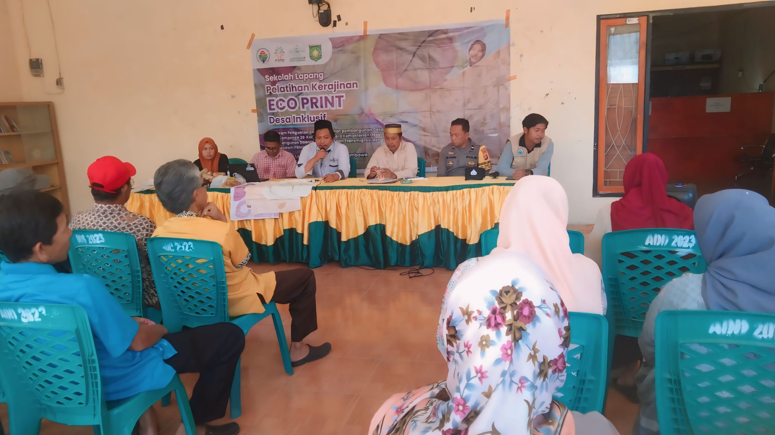 Lakpesdam Sumbawa Gelar Pelatihan Kerajinan Ecoprint Desa Rhee Loka