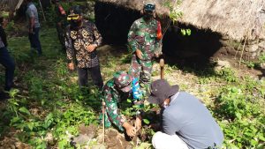 Koramil Sembalun Bantu Penghijauan Bukit Dara dan Bukit Selong Sembalun.