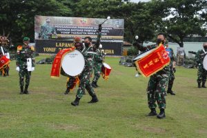 Pangdam IX/Udayana Kukuhkan Drumband “Canka Wira Yudha” Yonif 742/SWY