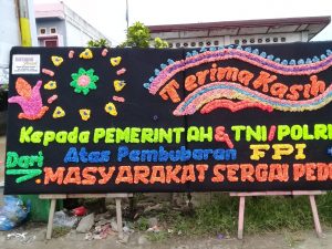 Viral..!! Warga Kirim Papan Bunga Ucapkan Terima Kasih Kepada Pemerintah,TNI/POLRI Atas Pembubaran FPI