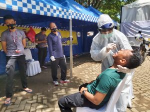 Personel Polda Banten di Pos Pam Diperiksa Kesehatannya Oleh Biddokkes Polda Banten