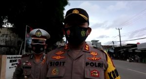 Kapolres Cilegon Pantau Pelaksanaan One Way Jalur Wisata Anyar
