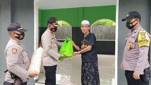 Kapolsek Cilegon Kunjungi Pesantren Untuk Dekatkan Polri Dengan Ulama dan Santri