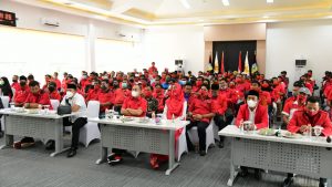 Peringati Hut Ke 48, DPC PDI Perjaungan Batu Bara Penghijauan 400 Pohon dan 48 Nasi Tumpeng