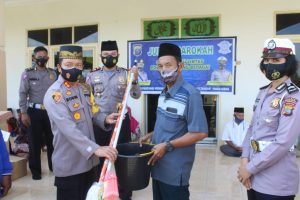 Jumat Barokah Ke Mesjid Al-Hidayah Pematang Pelintahan,Polres Sergai Berikan Bantuan Sembako