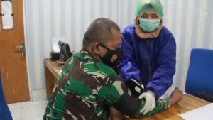 Dandim 1628/SB Bersama Forkopimda Ikut Skrining Dukung Sukses Program Vaksinisasi Memutus Penyebaran Covid -19