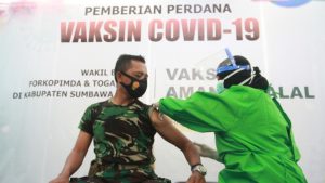 Mendapat Kesempatan Vaksin Pertama, KASDIM 1628/SB ”JANGAN KENDORKAN PROKES”