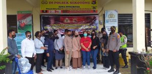 Pasca Banjir, Dirtahti Polda NTB Salurkan Bantuan Ke Sekotong