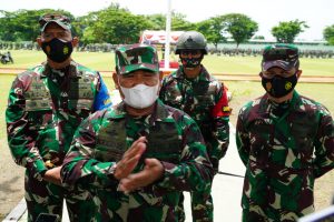 Asops Kasad Berikan Pengarahan Kepada Personel Satgas Pamtas RI-RDTL Yonif 742/SWY