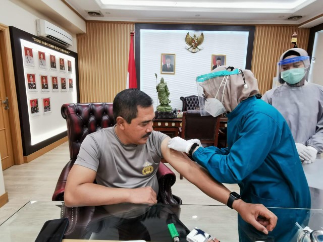 Hari ini!  Komjen Pol Agus Andrianto dan Para Kakor Jajaran Baharkam Polri Divaksinasi COVID-19 