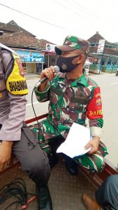 Babinsa Kelurahan Arab Kenangan Konsisten Himbau Masyarakat Taati Prokes