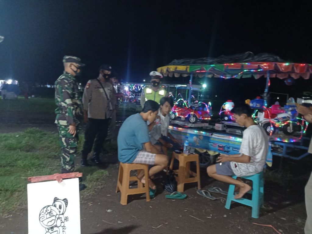 Blue Light Patroli Polsek Tanjung Pelihara Kamtibmas dan Disiplinkan Masyarakat