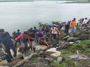 Tim Gabungan Temukan Korban Terseret Banjir Di Bendungan Batu Bulan