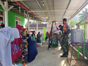 Babinsa Koramil 1628 – 01/Taliwang Memberikan Pendampingan POSYANDU