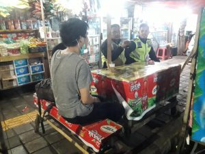 Hingga Larut Malam, Ditlantas Polda Banten Terus Beri Himbauan Prokes