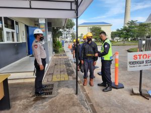 Ditpamobvit Polda Banten Minimalisir Penyebaran Covid-19, dengan melakukan Patroli Prokes