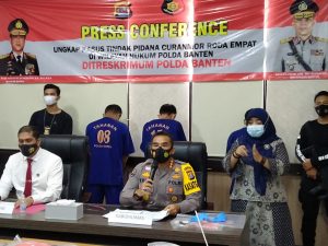 Implementasi Program Kapolri, Polda Banten Libatkan Juru Bahasa Isyarat dalam Konferensi Pers