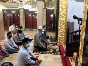 Satu Jam Mengaji Bersama Polisi