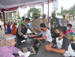 Sinergiritas TNI/Polri, Pemda Lotim Berikan Layanan Vaksin Covid-19 secra Drive Thru