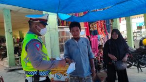 Polres Sergai Sosialisasi PPKM Skala Mikro dan Bagi 250 Masker Pada Masyarakat