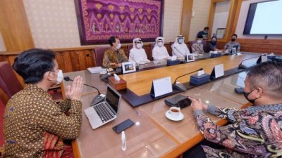 Tamu Dari Abu Dhabi, Gibran Lakukan Peletakan Batu Pertama Replika Masjid Syaikh Zayed