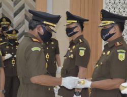Sah! Kajati NTB Lantik 2 Kajari dan Pejabat Eselon III