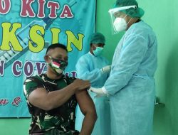 Dukung Program Pemerintah, Dansatgas Pamtas RI-RDTL Sektor Timur Bersama Puluhan Perwira Ikut Vaksinasi Covid-19
