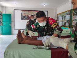 Satgas Pengamanan Perbatasan RI-RDTL Yonif 742/SWY Gelar Donor Darah dan Sunatan Massal