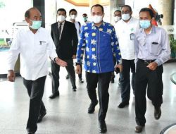 Syaiful Syafri Dan Yusri ; Buku Kebijakan Dan Prencanaan Sosial di Indonesia Ditulis Terinspirasi Filosofi Bupati Zahir