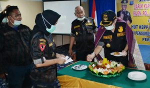Potong Tumpeng HUT KBPP Polri ke 18 Hilmar Silalahi SH  Ucapkan Terima Kasih  dipercaya Ketua PD KBPP Polri Sumut 2020 – 2025