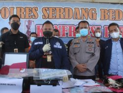 Tukang Las Di Sergai Merakit Besi Mirip Senjata Api