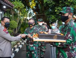 Sambut Hari Bahagia Rumah Kapolda Banten di Kunjungi Danrem 064/MY
