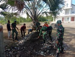 Jalin Kerukunan Beragama, Satgas Pamtas Yonif 742/SWY Gelar Karbak Bersihkan Sarana Ibadah