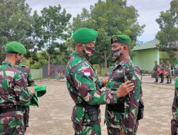 Dansatgas Pamtas Sektor Timur Pimpinan Upacara Kenaikan Pangkat Periode 1 April 2021 dan Tadisi Satuan