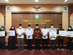 Raih Peringkat Ke 4 di Ajang STQH, Pejabat Bupati Sumbawa Berikan Penghargaan