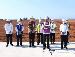 Tinjau KIT Batang, Presiden Jokowi: Kawasan Ini Akan Menyerap Banyak Tenaga Kerja dan Gerakkan Ekonomi Nasional
