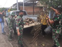 TNI Bergerak Cepat Bersihkan Fasilitas Umum dan Perumahan Masyarakat Terdampak Banjir Bima