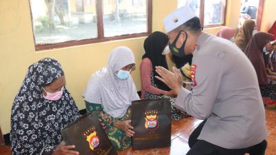 Kapolda Banten Salurkan Bantuan Perlengkapan Sholat