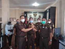 Kajari Sumbawa Adung Sutranggono Pimpin Sertijab Kasi Intelejen