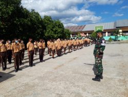 Satgas Pamtas Yonif 742/SWY Berikan Pengetahuan Pramuka di Sekolah