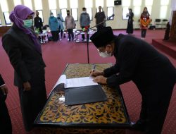 Bupati Sumbawa LantikPengurus Baznas, Ini Pesannya!