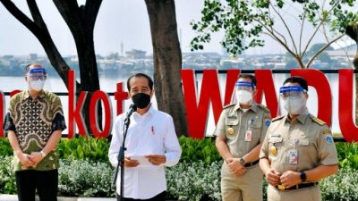 Presiden Jokowi Targetkan 100 Ribu Penyuntikan Dosis Vaksin per Hari di DKI Jakarta