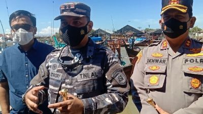 Vaksinasi Massal, DanLanal TBA dan Kapolres Batubara di Serbu masyarakat