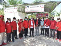 Gelar Vaksinasi dan Sunat Dalam Peringati Bulan Bung Karno, Bupati Zahir Berikan Hadiah