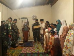 Komsos Satgas TMMD Desa Sintung, Berikan Bantuan Kepada Kakek Sukron