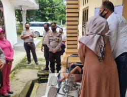 Sambut HKGB Ke 69, Bhayangkari Cabang Simalungun Baksos Sembako dan Kursi Roda