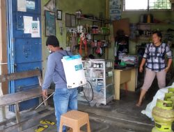 Polsek Dolok Masihul Semprotkan Cairan Disenfektan dan Test Swab ke Masyarakat