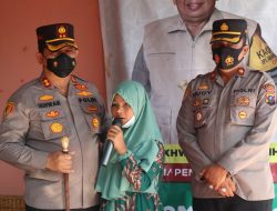 Warga Yang Terdampak Covid 19, Terima Bantuan Paket Sembako Dari Kapolri.